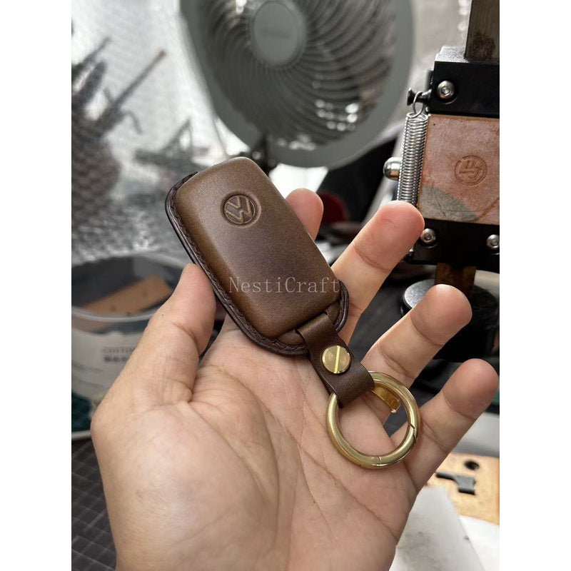 Custom Handmade Vegetable-Tanned Leather Car Key Case