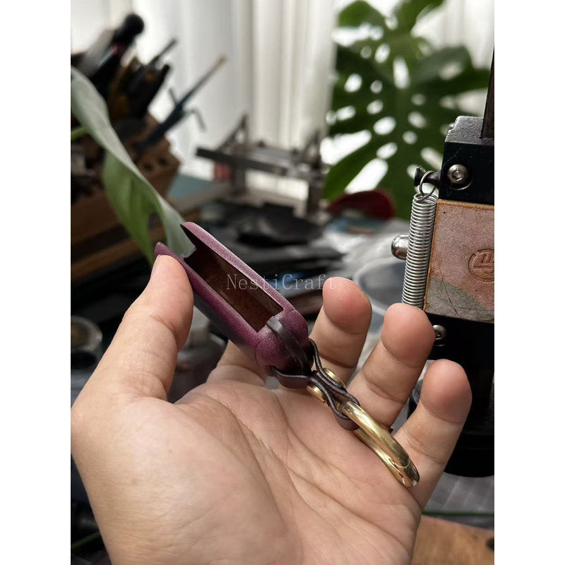 Custom Handmade Vegetable-Tanned Leather Car Key Case